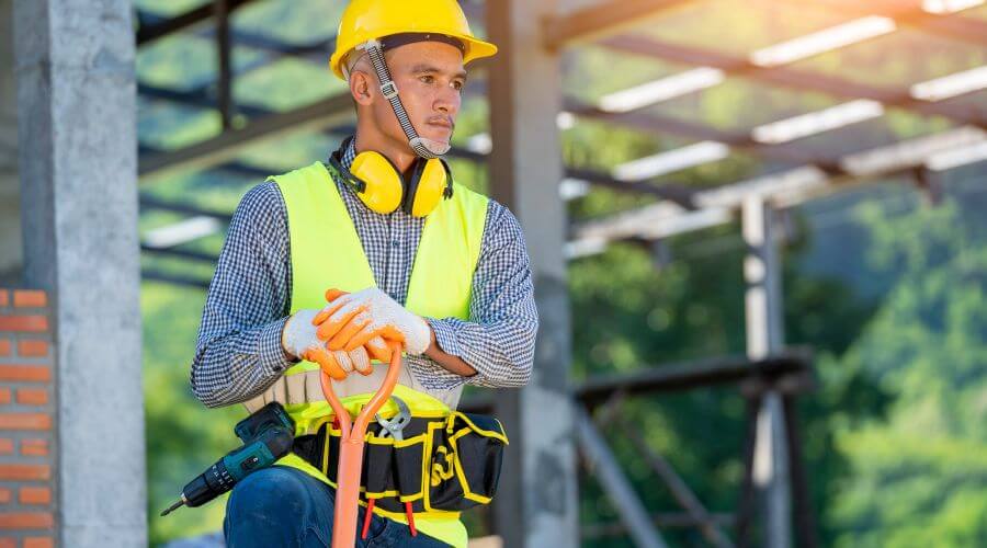 Professional gutter cleaning in Hume, MO